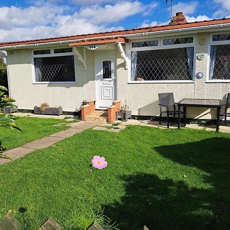 Beach & Tonic Beachside Chalet Humberston Exterior photo