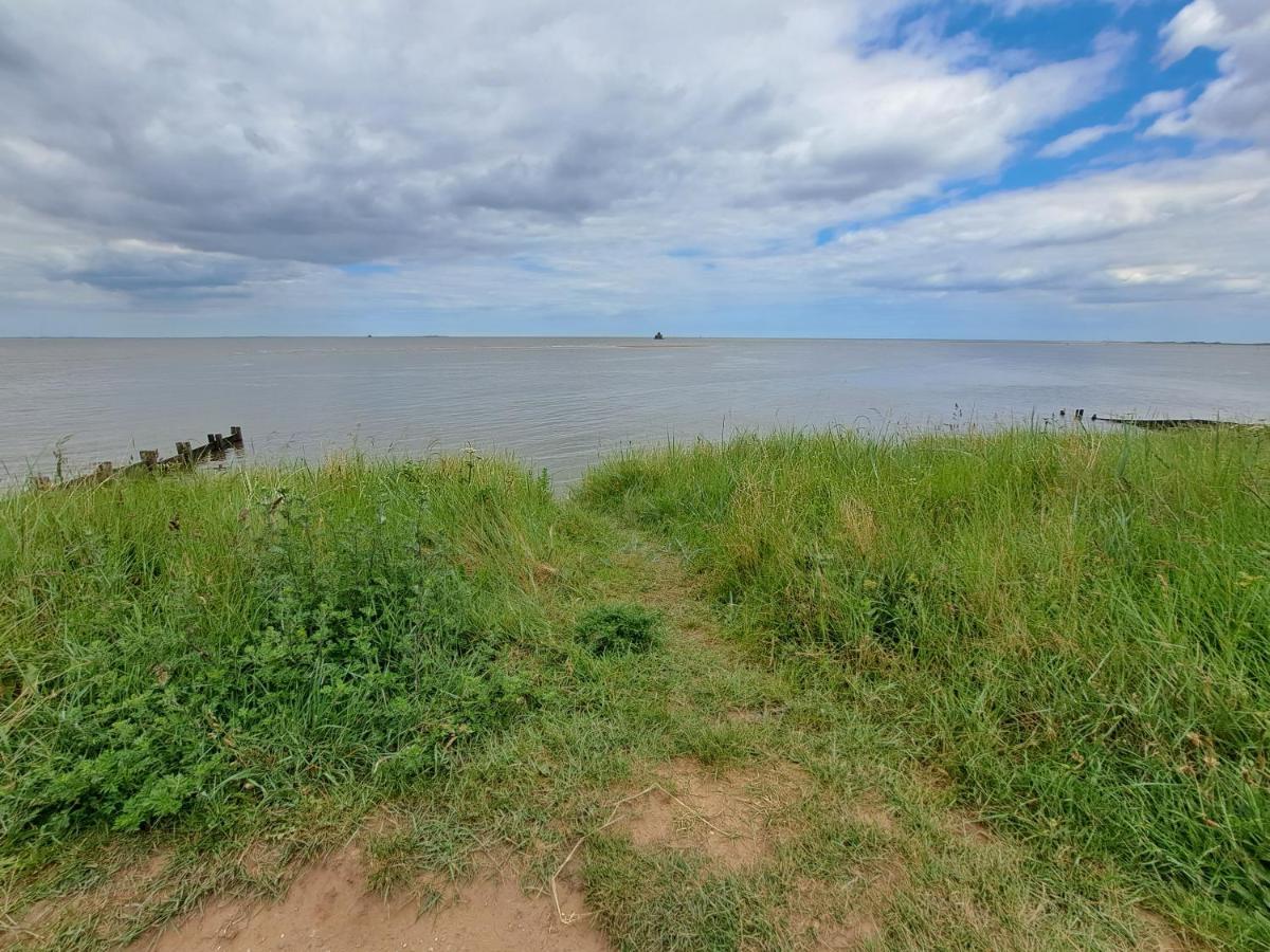 Beach & Tonic Beachside Chalet Humberston Exterior photo