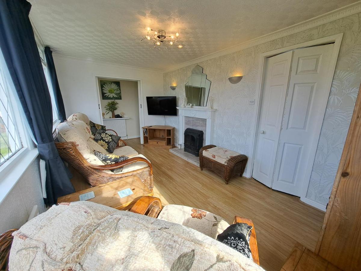 Beach & Tonic Beachside Chalet Humberston Exterior photo