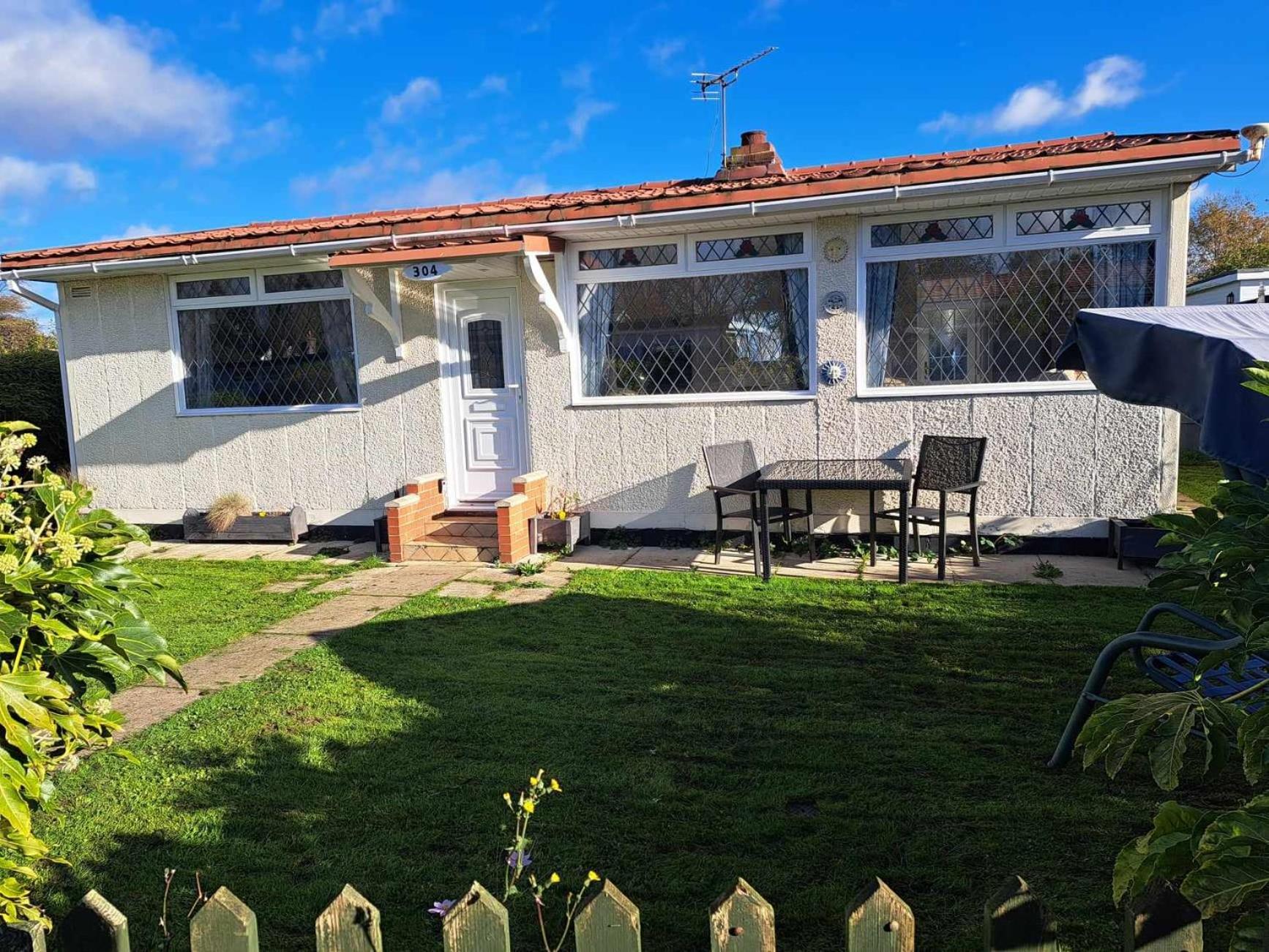Beach & Tonic Beachside Chalet Humberston Exterior photo